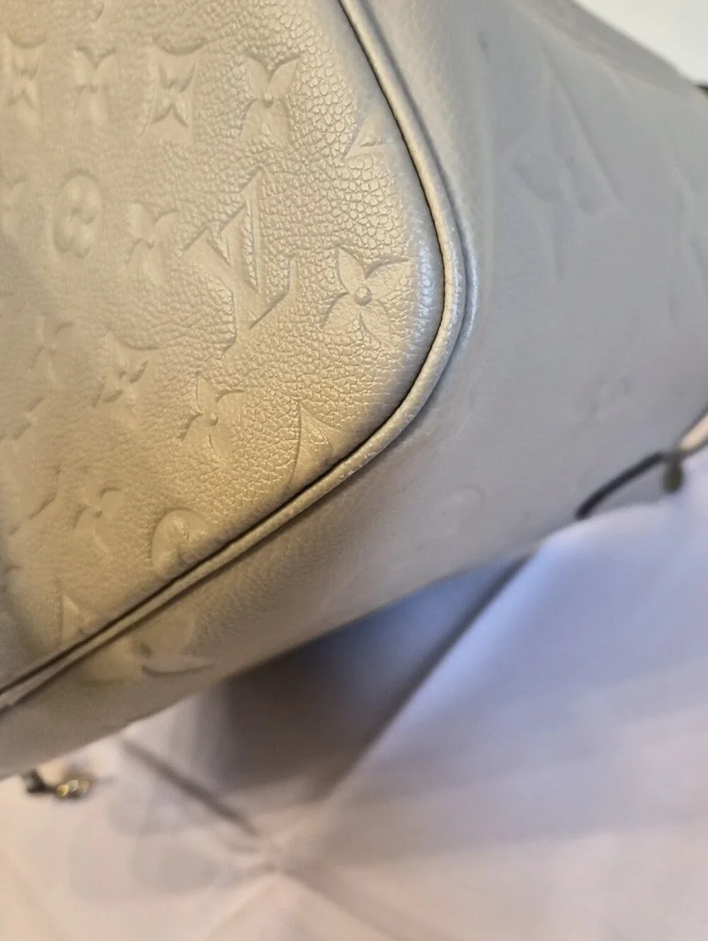 Louis Vuitton Neverfull MM Empreinte Turtle Dove Microchipped